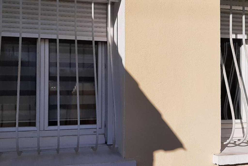 Apartamento Logement F2 Centre Calme Avec Garage Gratuit Nimes Exterior foto